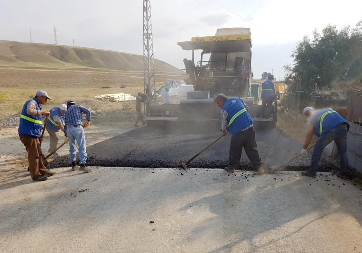 Van B&uuml;y&uuml;kşehir Belediyesi briket&ccedil;iler sitesinin yolunu asfaltladı