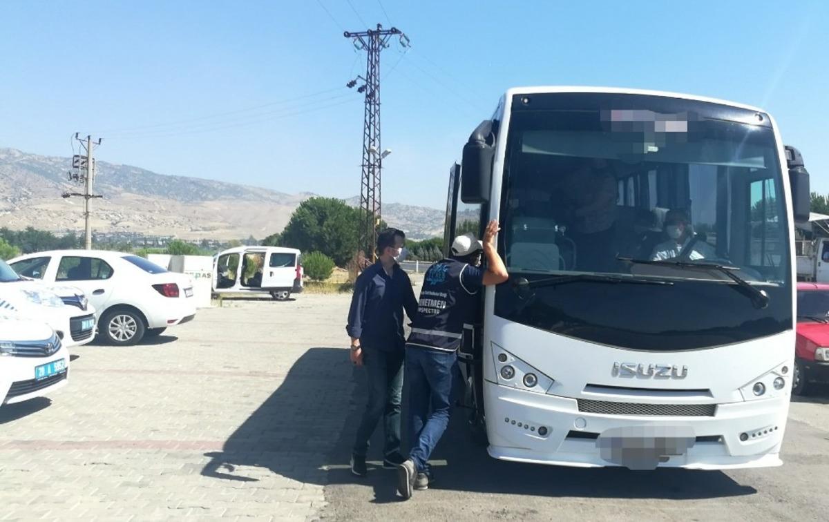 Aydın- Denizli karayolunda ka&ccedil;ak ve izinsiz tur denetimi yapıldı