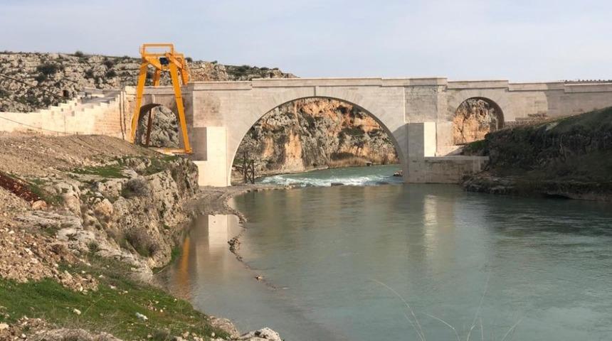 1800 yıllık tarihi k&ouml;pr&uuml; ulaşıma a&ccedil;ıldı