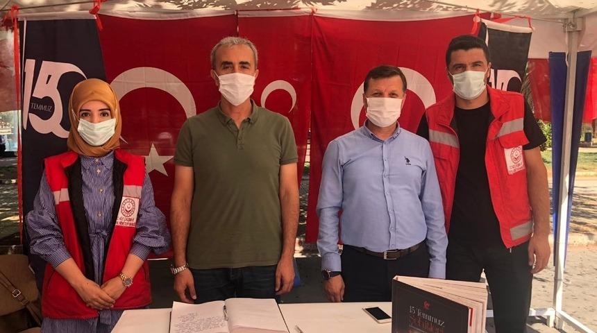 15 Temmuz anı defteri standı a&ccedil;ıldı