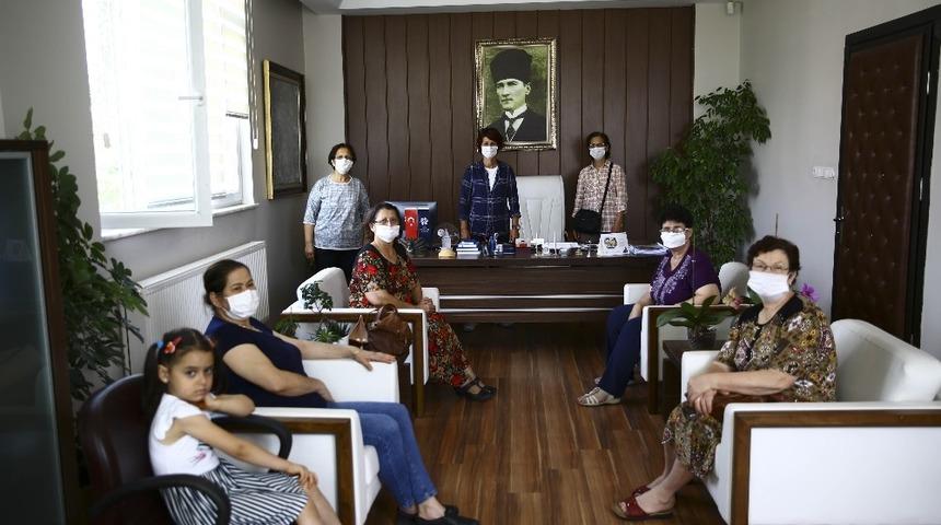 Ata Mahallesi sakini kadınlardan Aydın B&uuml;y&uuml;kşehir&rsquo;e teşekk&uuml;r ziyareti