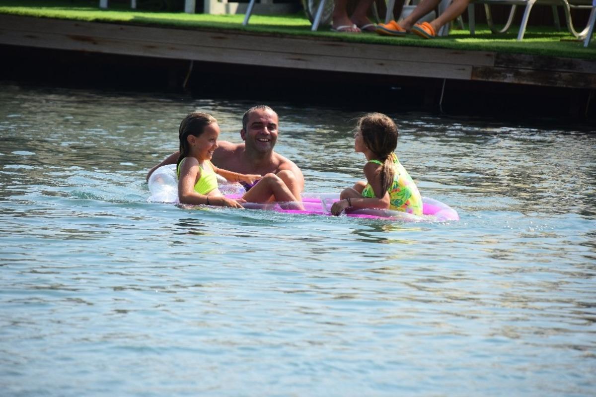 Semih Şent&uuml;rk &ccedil;ocuklar gibi eğlendi