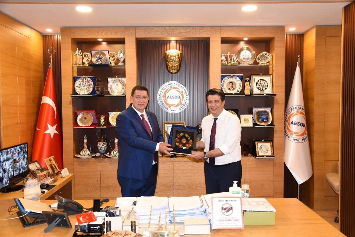 Başkan Gen&ccedil;&rsquo;e esnaf odalarından teşekk&uuml;r