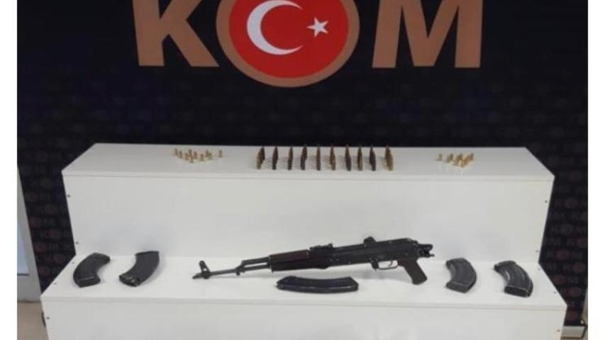 20 sürücü adayı yerine ehliyet sınavına giren “joker” aday polise yakalandı