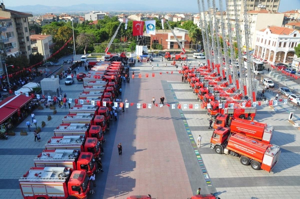 Manisa B&uuml;y&uuml;kşehir itfaiye filosunu g&uuml;&ccedil;lendirdi