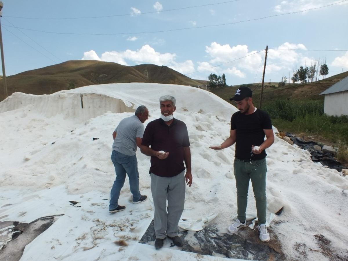 Şiddetli yağış ve dolu tuz &uuml;reticileriyle kavun tarlalarını vurdu