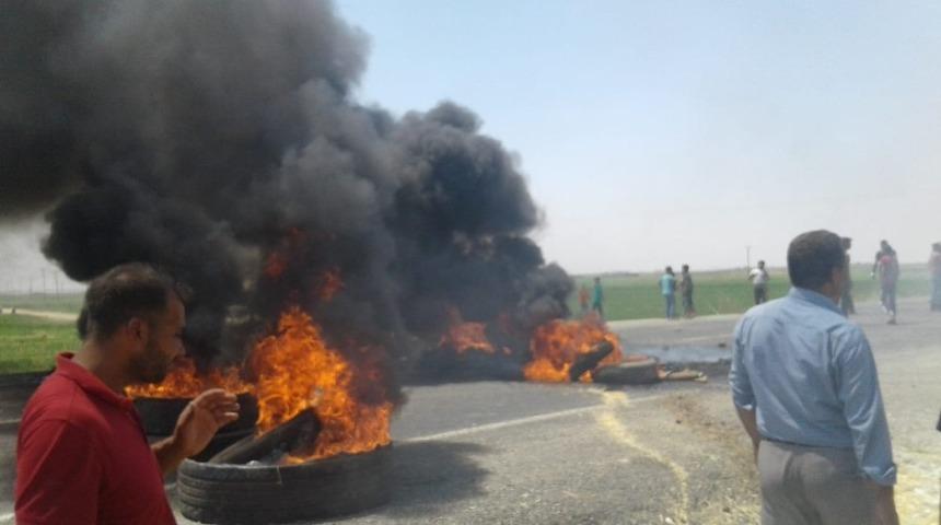 Elektrikleri kesilmek istenen köylüler ortalığı savaş alanına çevirdi