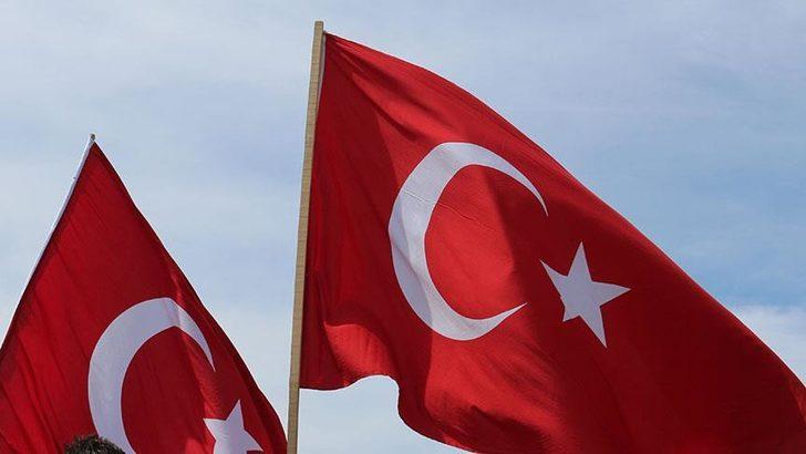 Skandal! İsrailli grup, Ayasofya kararı nedeniyle Türk bayrağı yaktı