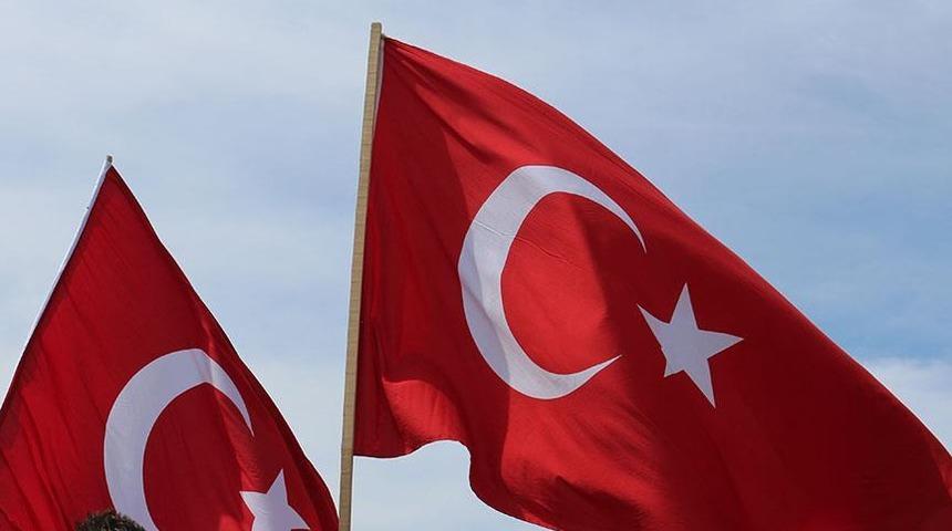 Skandal! İsrailli grup, Ayasofya kararı nedeniyle T&uuml;rk bayrağı yaktı