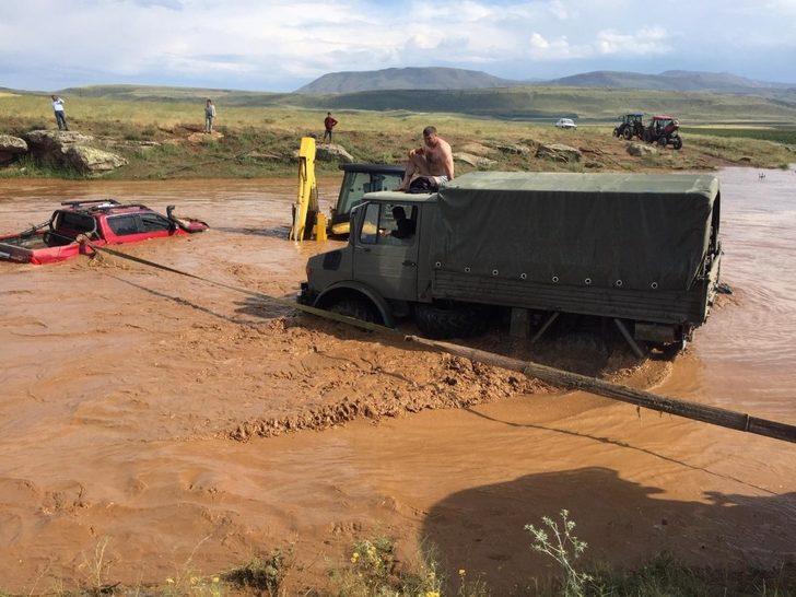 Ahlat Kaymakamlığından sel açıklaması G1