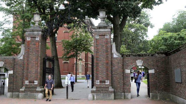 “Yabancı Öğrencilerin ABD’ye Girişi Şimdiden Reddediliyor”