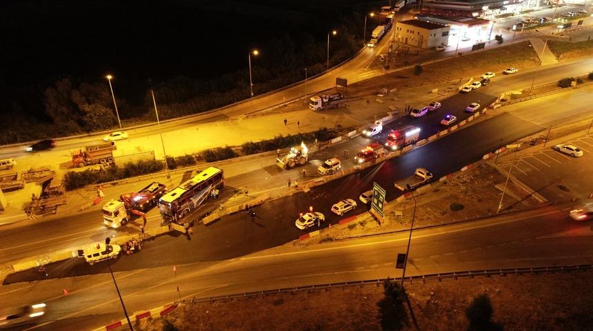 Bursa'da yolcu otobüsü devrildi: 1 ölü, 16 yaralı