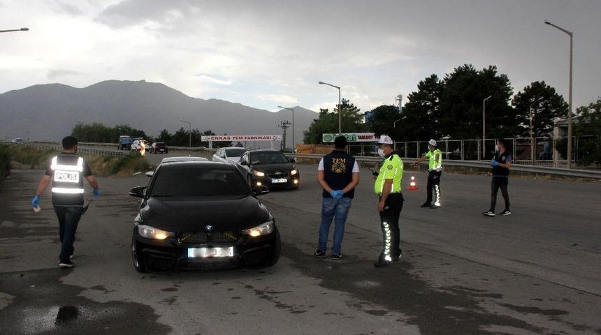 Erzincan polisinden &lsquo;Huzur Uygulaması&rsquo;