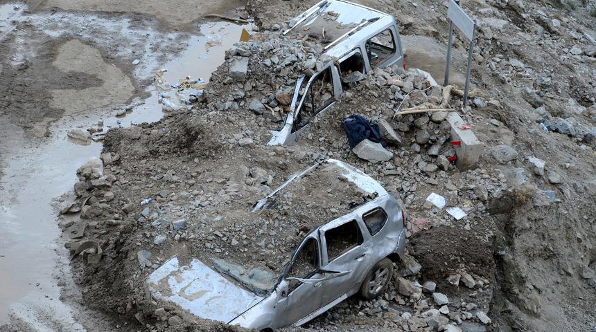 Sel ve heyelanın vurduğu Artvin&rsquo;de son durum! Hasar tespit &ccedil;alışması