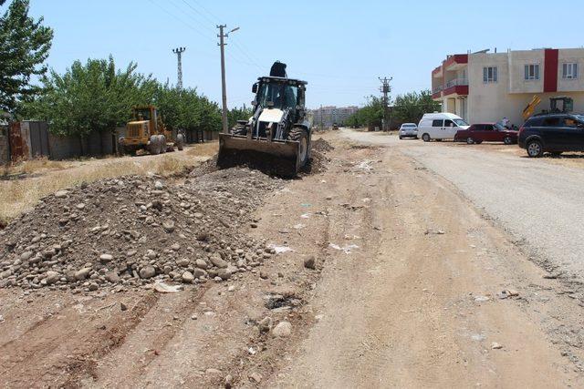 Kahta’da yol yenileme çalışmalara devam ediyor