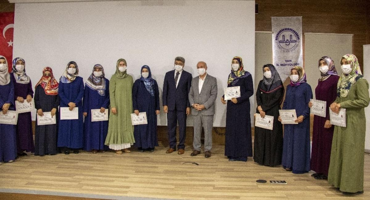 Vali Bilmez&rsquo;den &lsquo;Vefa ve İyilik El&ccedil;isi&rsquo; din g&ouml;n&uuml;ll&uuml;lerine teşekk&uuml;r ve başarı belgesi