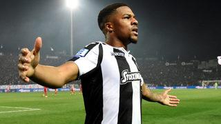 Fenerbahçe Chuba Akpom için görüşmelere başladı