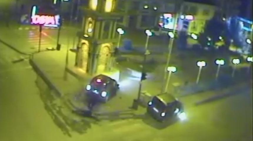 Tosya&rsquo;da 6 kişinin yaralandığı kaza kameralara yansıdı