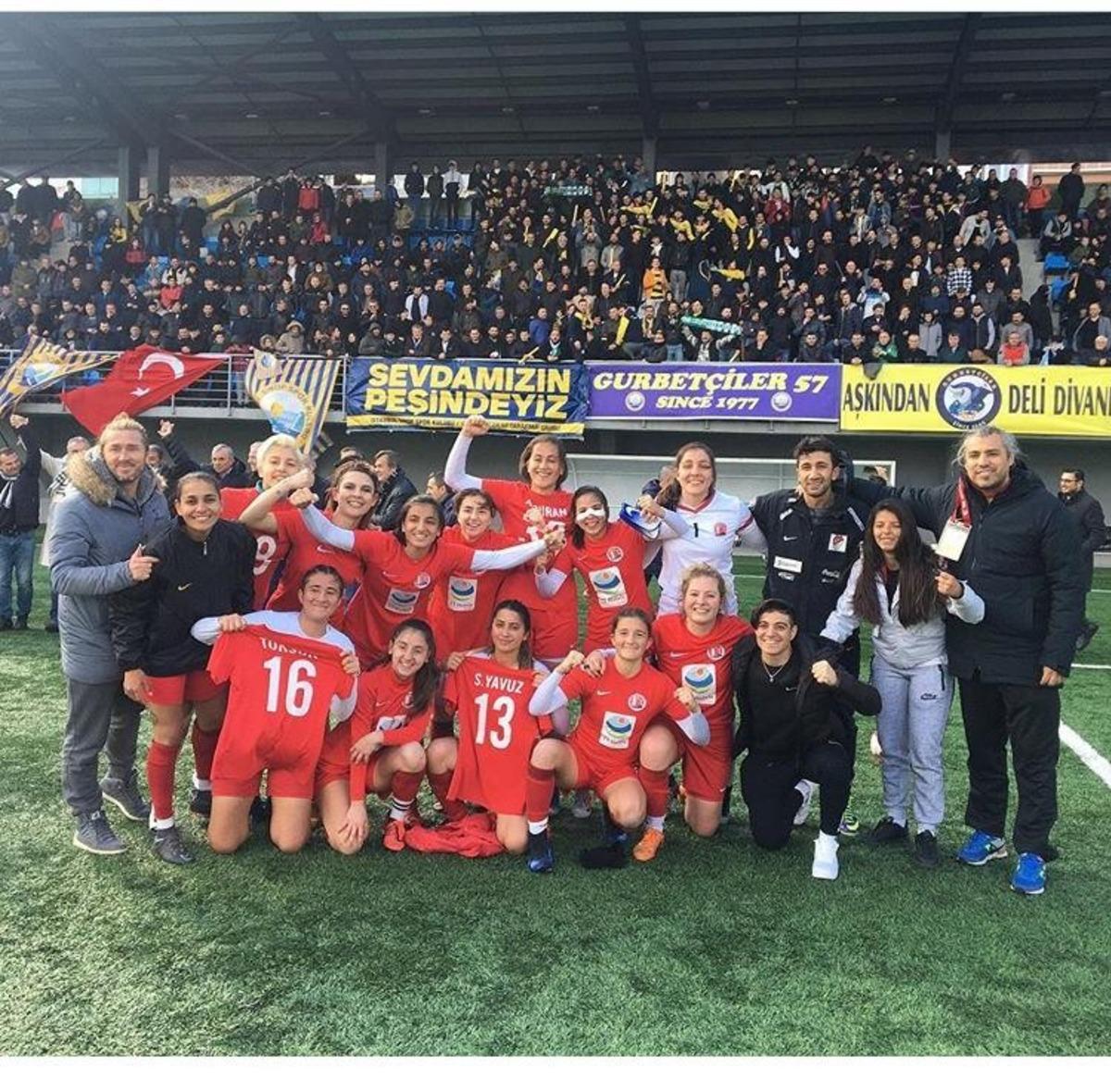 Kırbıyık A.Ş 1207 Kadın Futbol takımı 1. Lige &ccedil;ıktı