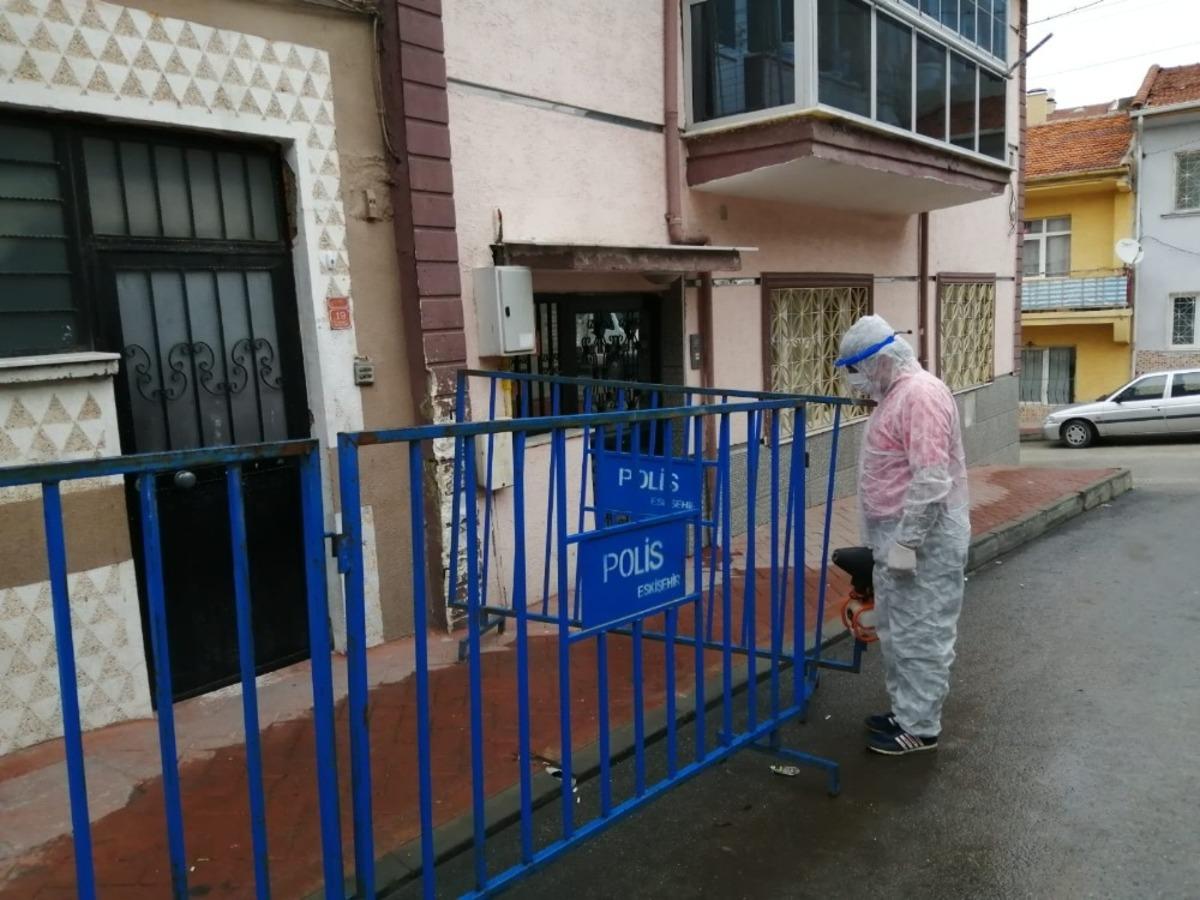Odunpazarı Belediyesi karantina altına alınan evlerde dezenfeksiyon &ccedil;alışmalarına başladı