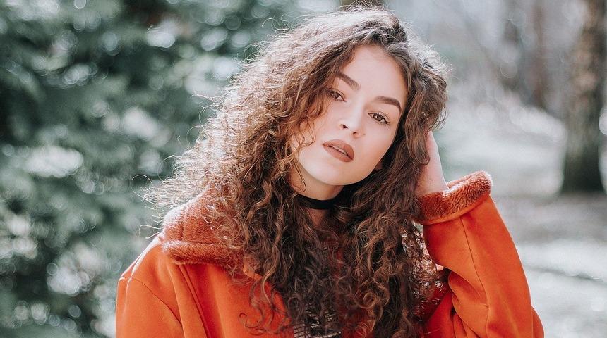 Kıvırcık saçlar için en şık saç modelleri! Herkes çok beğenecek...