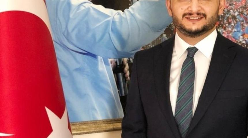 AK Parti İl Başkanı Yanar, &ldquo; Asılar ge&ccedil;se de 15 Temmuz gecesi milletimizin kahramanlığı da hainlerin ihaneti de unutulmayacak&rdquo;