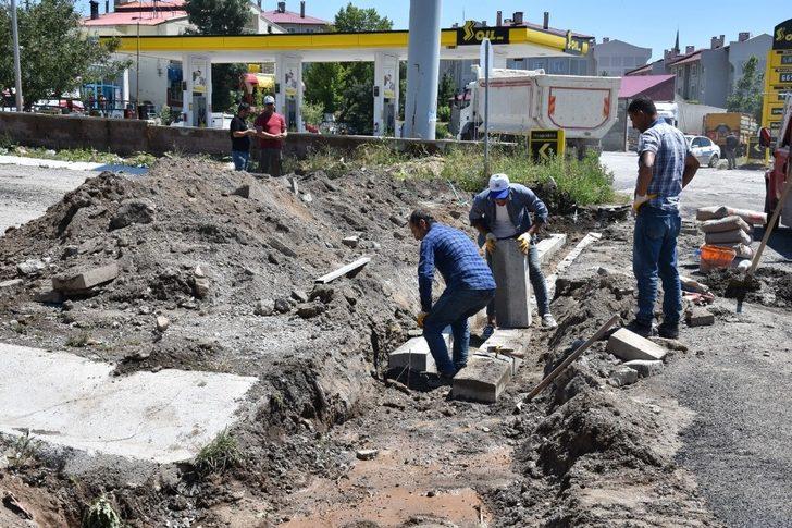 Tatvan’da selden zarar gören bölgeler temizleniyor G3