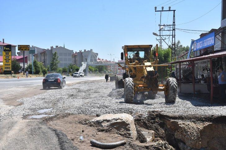 Tatvan’da selden zarar gören bölgeler temizleniyor G4