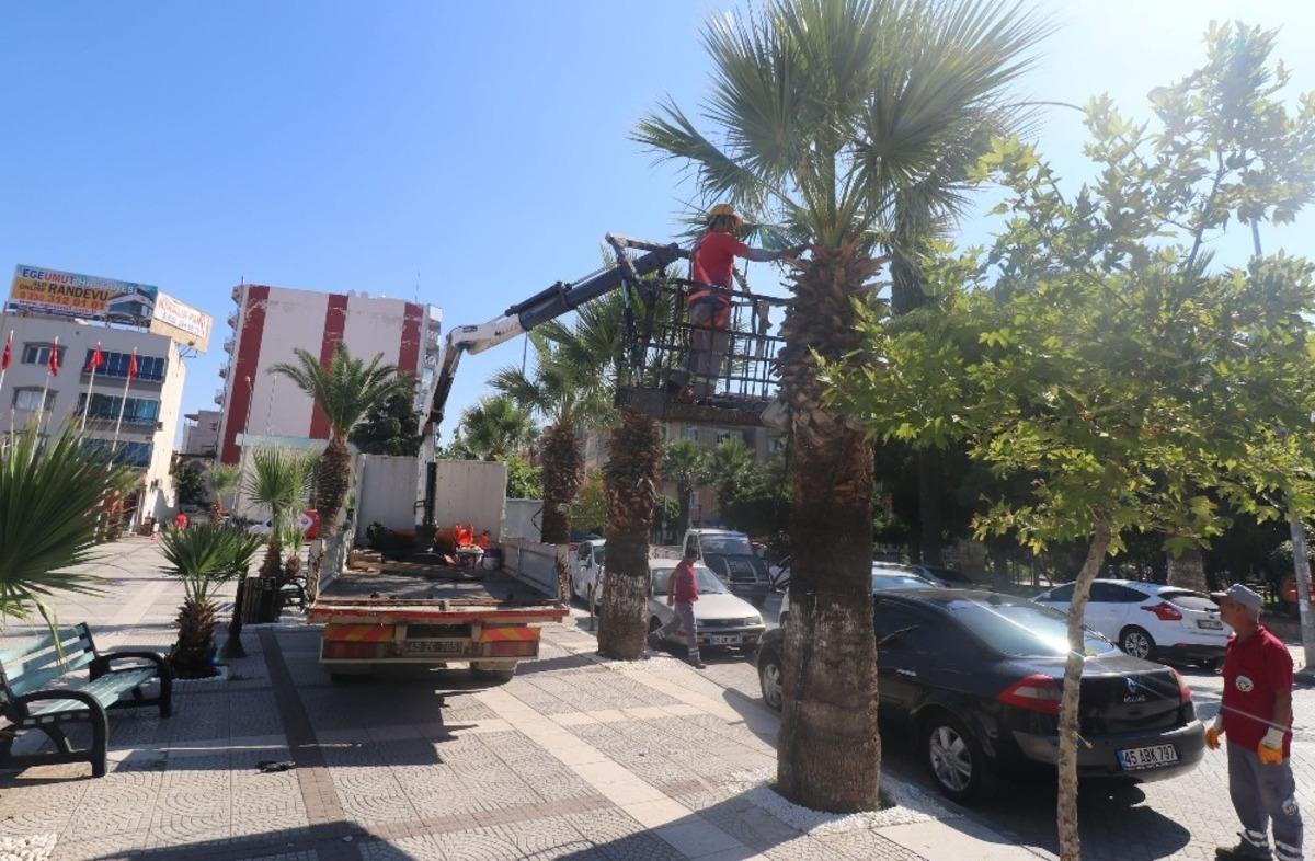 Turgutlu Belediyesi ekiplerinden aralıksız mesai