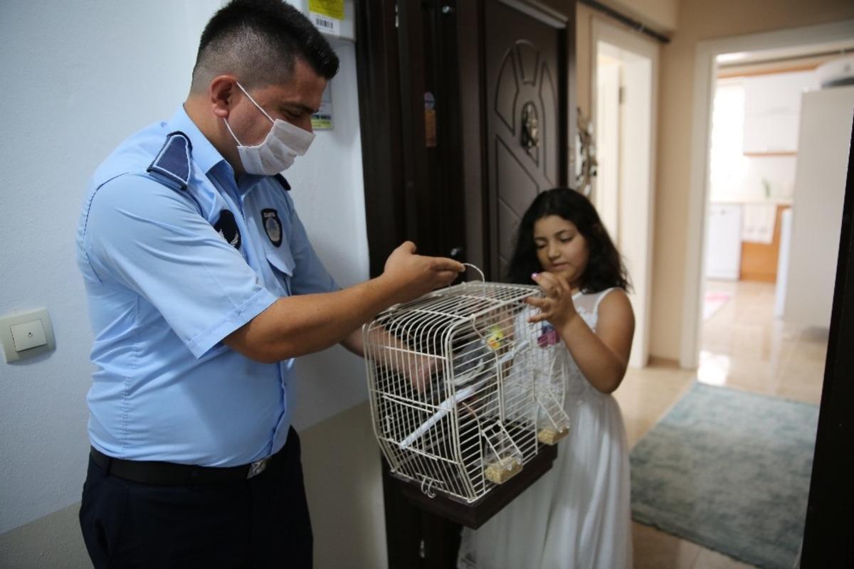 Zabıta ekiplerinden duygulandıran hediye