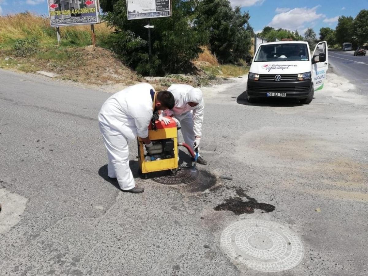 Larva m&uuml;cadelesi d&ouml;rt aydır hız kesmeden devam ediyor