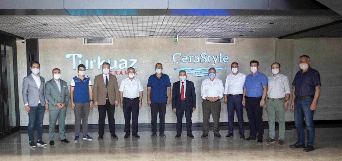 Başkan B&uuml;y&uuml;kkılı&ccedil; Turkuaz Seramik Fabrikası&rsquo;nı gezdi