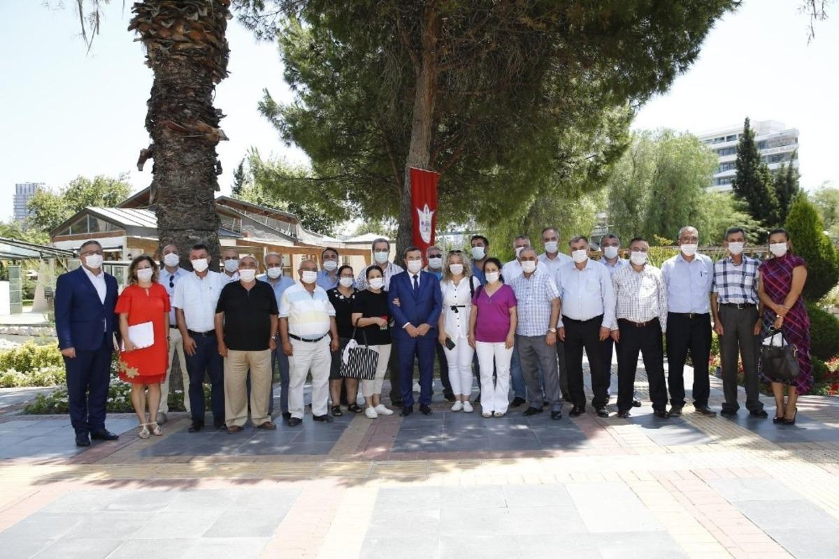 Başkan Batur muhtarlarla buluştu