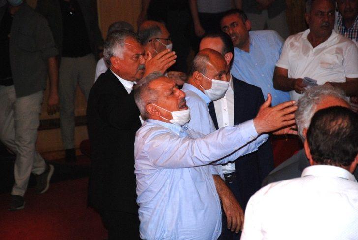 Büyükşehir’de gergin meclis G4