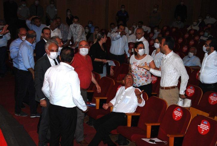 Büyükşehir’de gergin meclis G5