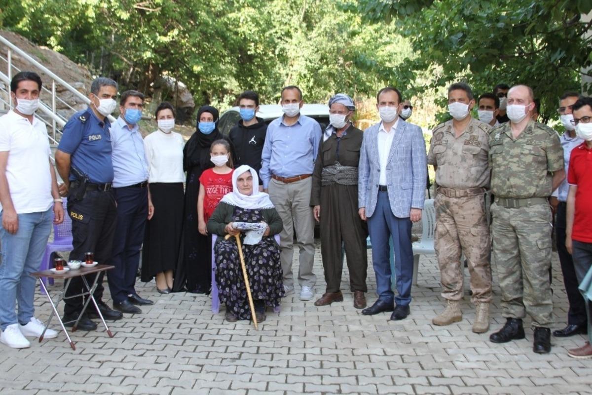 Şemdinli&rsquo;de şehit ailelerine ziyaret