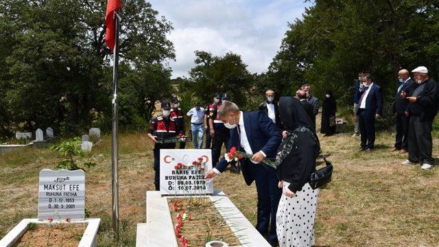 15 Temmuz şehidinin mezarına ziyaret