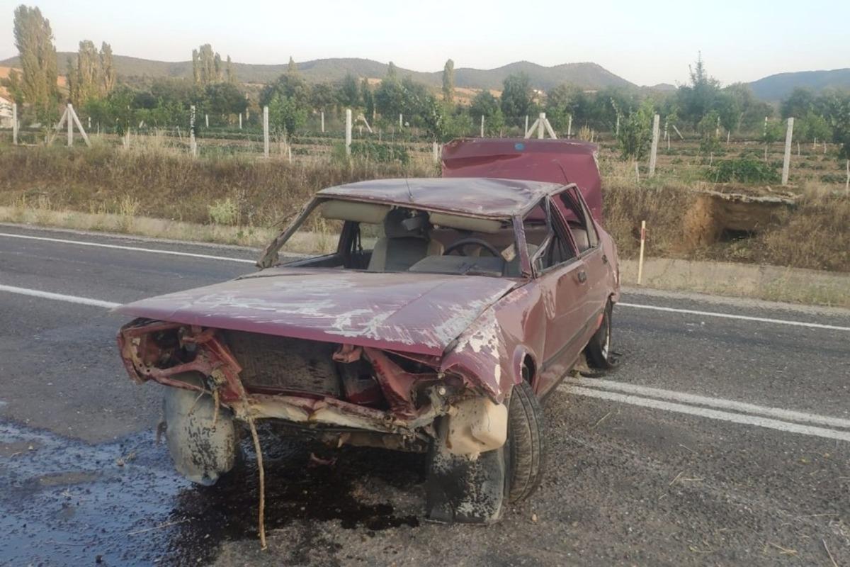 Hurdaya d&ouml;nen otomobilden sağ &ccedil;ıktı