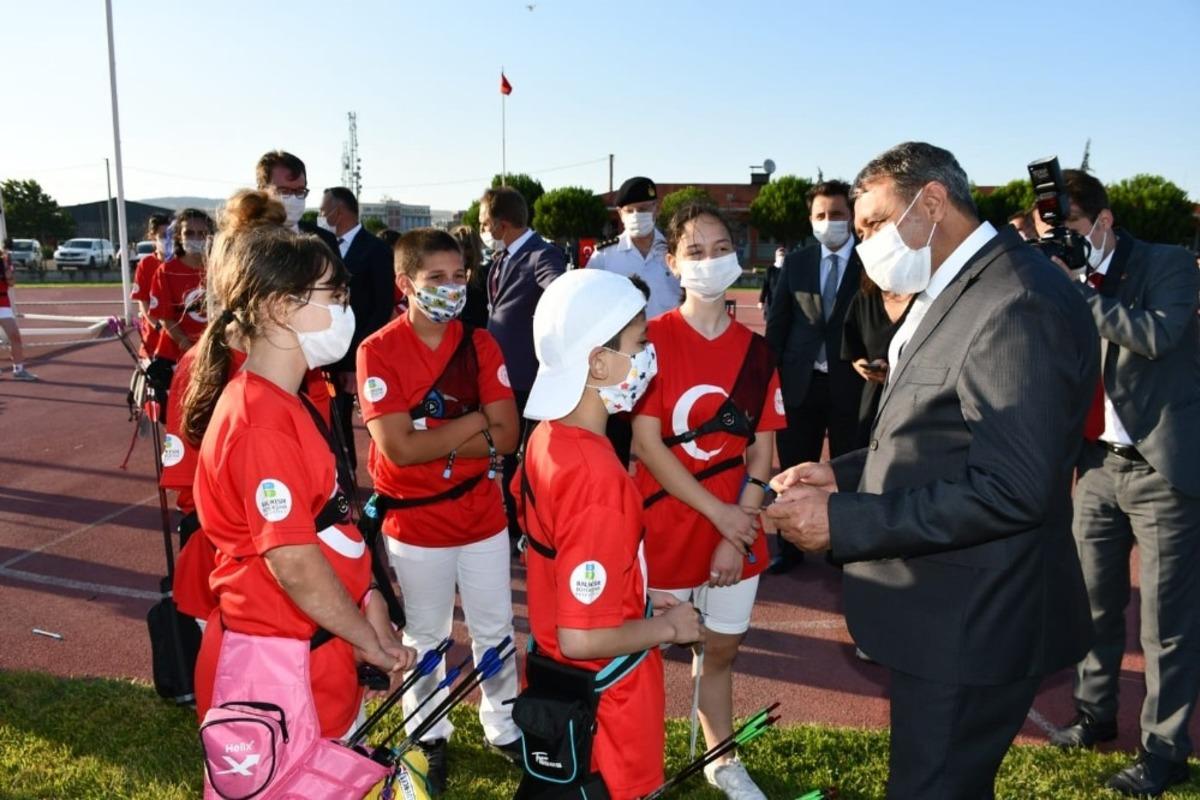 Ok&ccedil;ular hedefleri 15 Temmuz i&ccedil;in vurdular