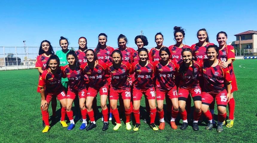 Kayseri Gen&ccedil;lerbirliği Antren&ouml;r&uuml; Osman Bahadır K&ouml;koğlu: "Hedefimiz şampiyonlar ligi"