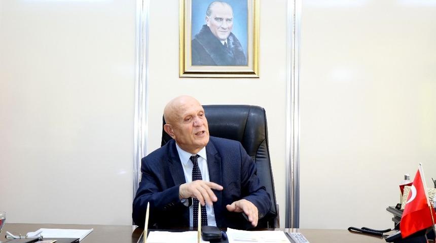 Başkan Pekmezci: &ldquo;15 Temmuz&rsquo;da T&uuml;rkl&uuml;ğe kefen bi&ccedil;en eli ve emeli kanlı g&uuml;&ccedil;lerin tezg&acirc;h ve oyunları defalarca bozulmuş, buruşturulmuş ve musallat olan bela def edilmiştir&rdquo;