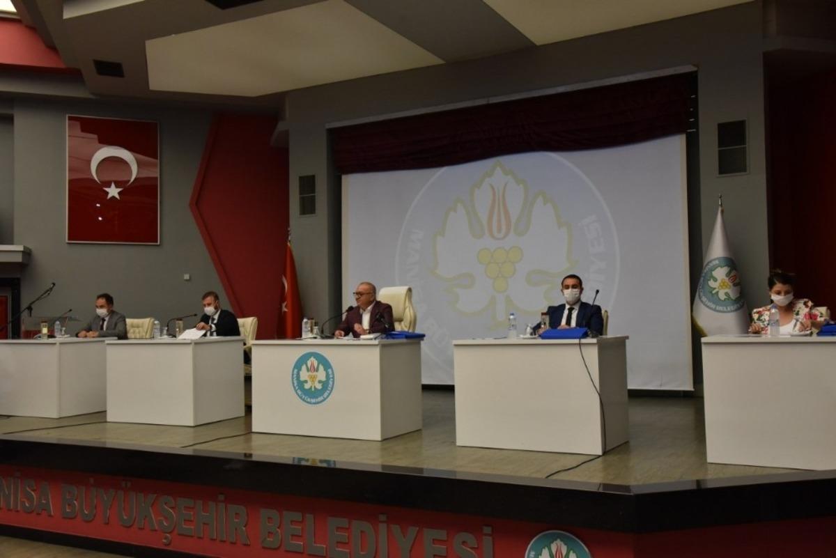 Manisa B&uuml;y&uuml;kşehir Meclisi sosyal mesafeli toplandı