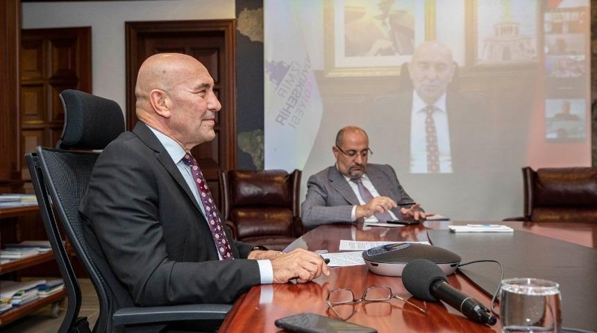 Başkan Soyer Fikir Önderleri Forumu’nda projelerini anlattı