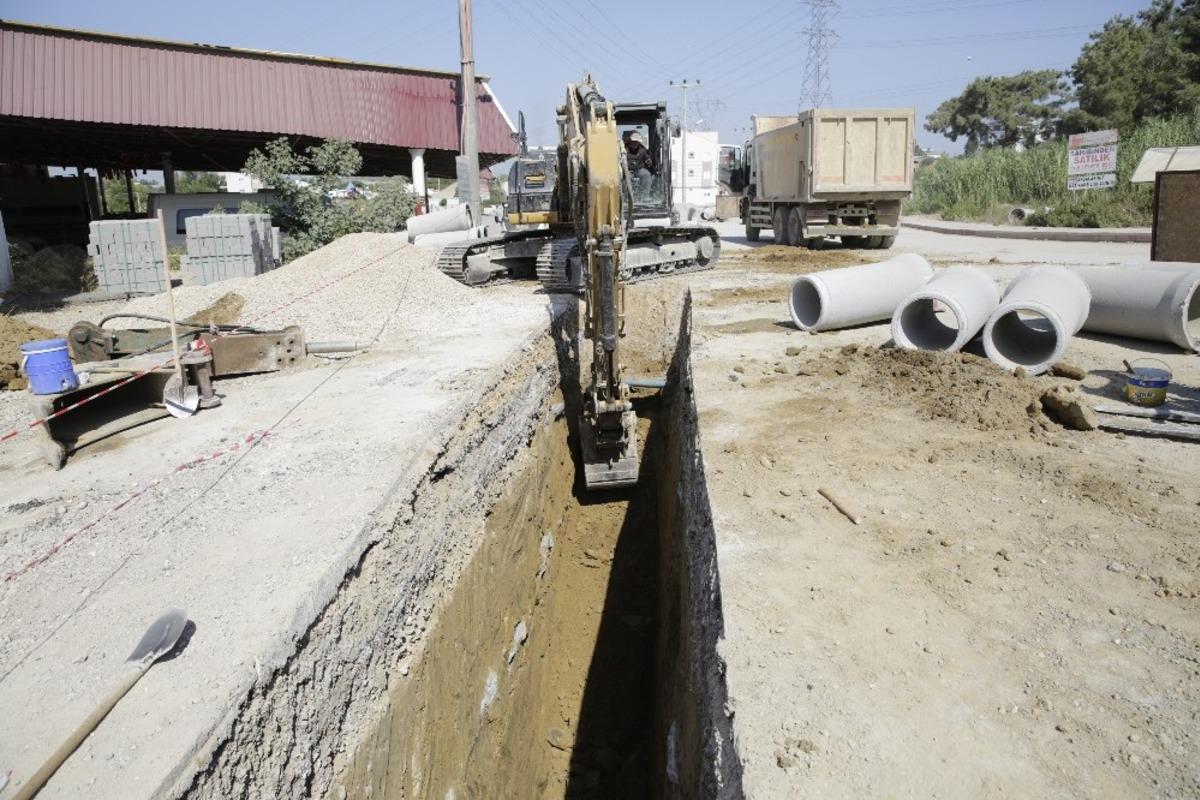 Aksu&rsquo;daki kanalizasyon &ccedil;alışmasında sona gelindi