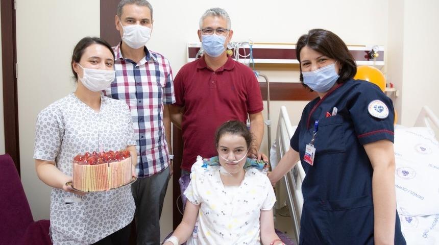 17 yaşındaki kıza doğum gününde çifte mutluluk