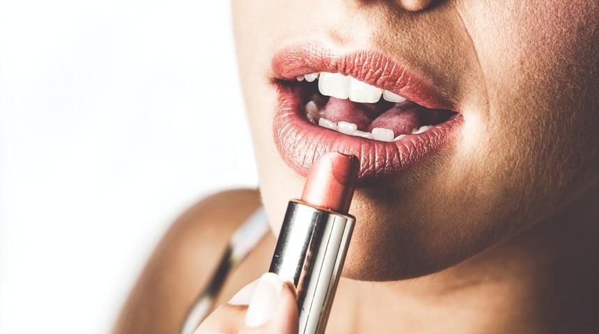 Bu makyaj hilelerine bayılacaksınız! Her daim bakımlı görünmek için...