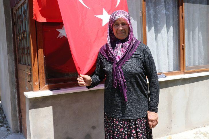 15 Temmuz şehidinin annesi, kızının vatana sahip çıkmasının gururunu yaşıyor G2