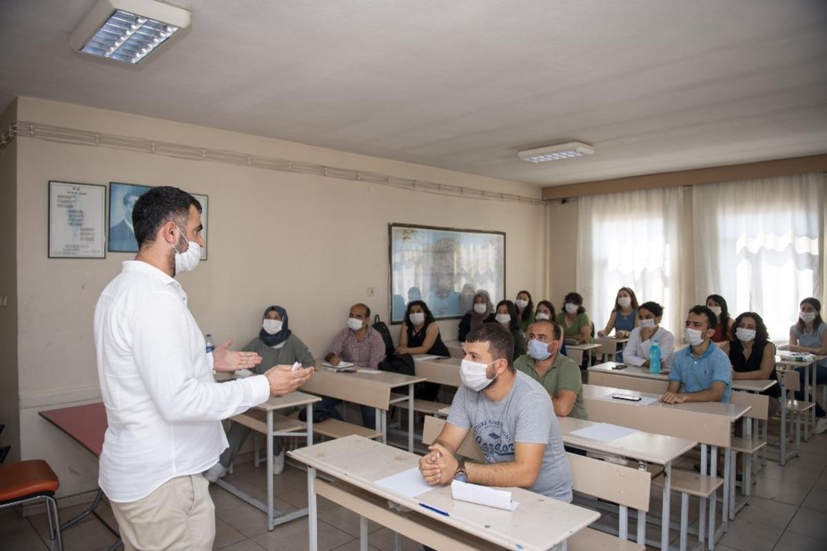 Mersin B&uuml;y&uuml;kşehir Belediyesi&rsquo;nin kurs merkezlerinde yeni d&ouml;nem hazırlıkları başladı