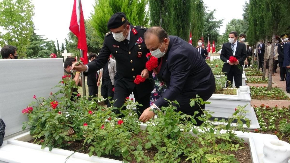 Bursa&rsquo;da şehitlikte anma t&ouml;reni d&uuml;zenlendi