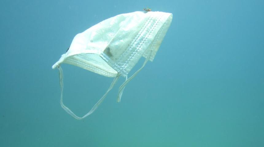 T&uuml;rkiye'de deniz kirliliği - Maske, eldiven, cep telefonu, kurşun: Antalya'da denizin dibinden &ccedil;ıkanlar